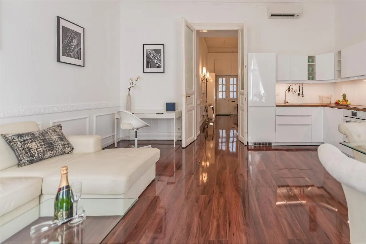 Music Academy Bedroom Suite Cafe Vian Apartman Kft Budapest